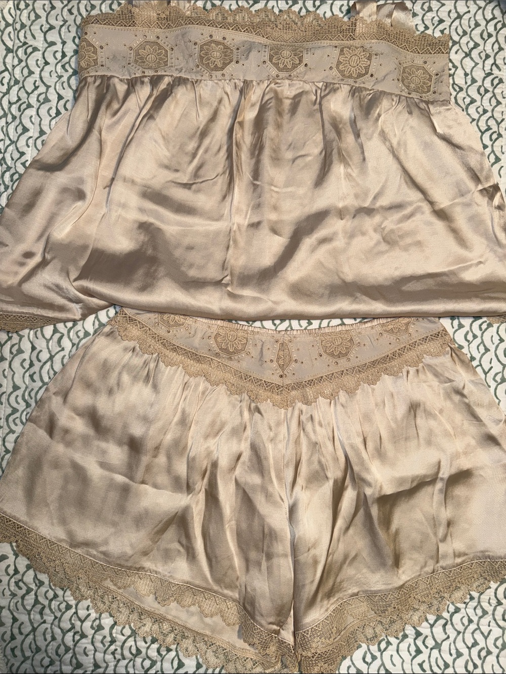 Intimissimi Mid Summer Dream. Viscose Satin Lace-Trim Camisole & Shorts Set